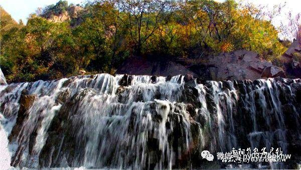 云南镇雄山体滑坡强险搜救队伍撤离,当地群众自发前来送别!